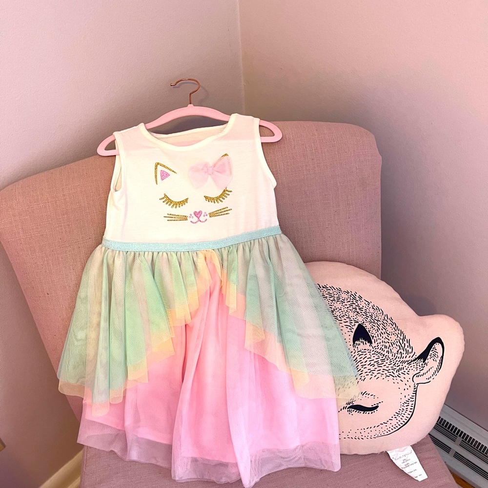4t sleeveless kitty dress with tutu bottom.